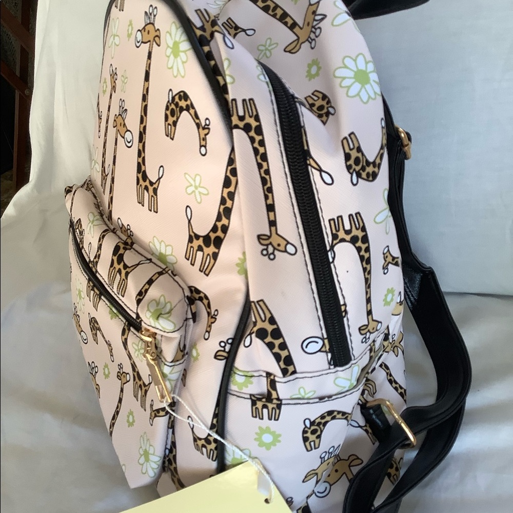 💥HP 💥 🆕 BEIGE GIRAFFE  MINI BACKPACK GIFT 🦒 - Picture 2 of 8